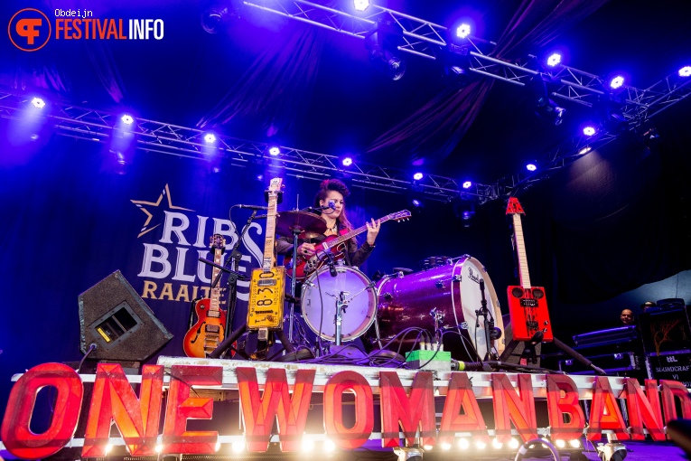 Ghalia Volt op Ribs & Blues 2023 foto