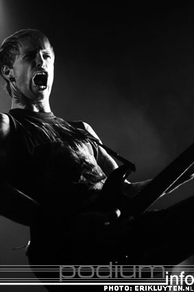 Bleeding Through op Bullet For My Valentine - 18/11 - 013 foto