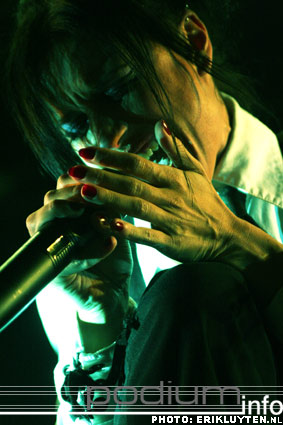 Lacuna Coil op Bullet For My Valentine - 18/11 - 013 foto
