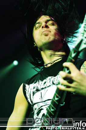 Bullet For My Valentine op Bullet For My Valentine - 18/11 - 013 foto