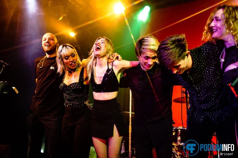Lov3less op Lov3less - 08/06 - Paradiso foto