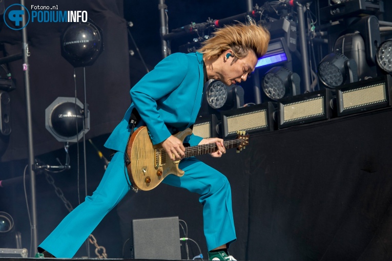 One Ok Rock op Muse - Will Of The People Tour - 07/06 - Malieveld foto