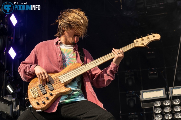One Ok Rock op Muse - Will Of The People Tour - 07/06 - Malieveld foto