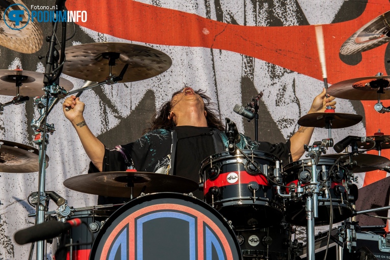 One Ok Rock op Muse - Will Of The People Tour - 07/06 - Malieveld foto