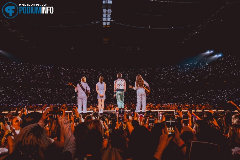 Harry Styles op Harry Styles - Love On Tour - 04/06 - Johan Cruijff Arena foto