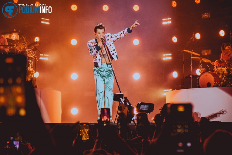 Harry Styles op Harry Styles - Love On Tour - 04/06 - Johan Cruijff Arena foto