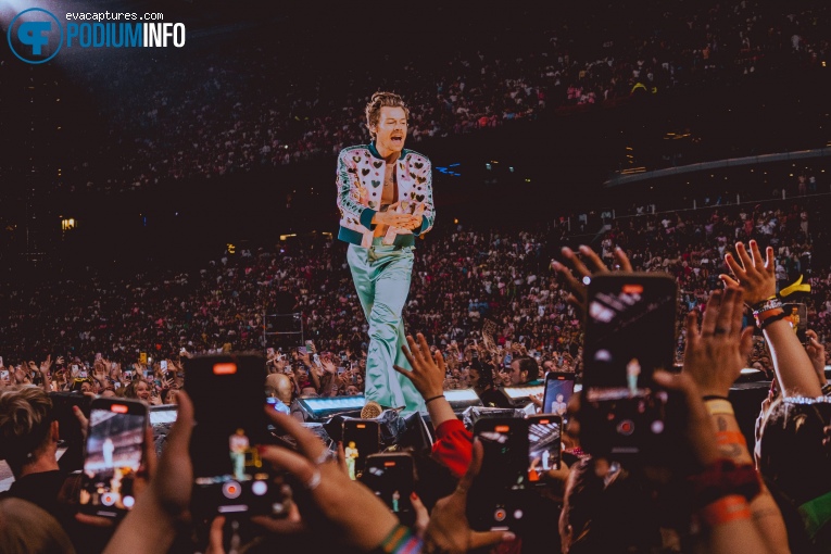 Harry Styles op Harry Styles - Love On Tour - 04/06 - Johan Cruijff Arena foto