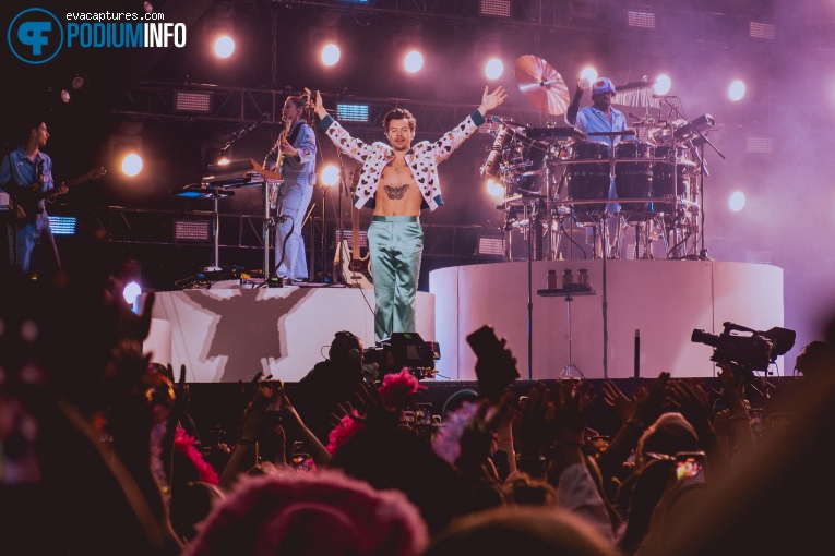Harry Styles op Harry Styles - Love On Tour - 04/06 - Johan Cruijff Arena foto
