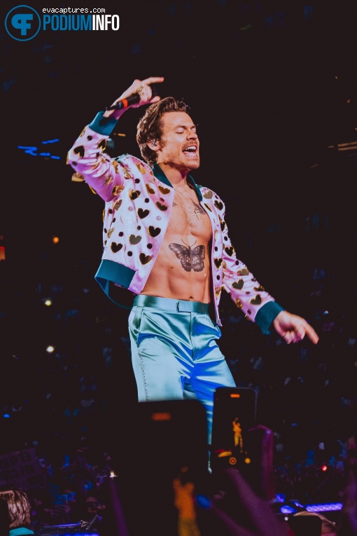 Harry Styles op Harry Styles - Love On Tour - 04/06 - Johan Cruijff Arena foto