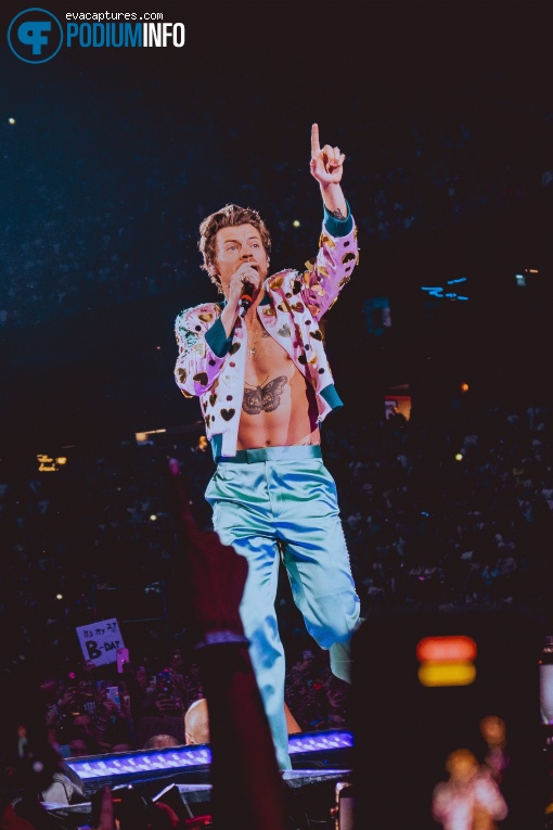 Harry Styles op Harry Styles - Love On Tour - 04/06 - Johan Cruijff Arena foto