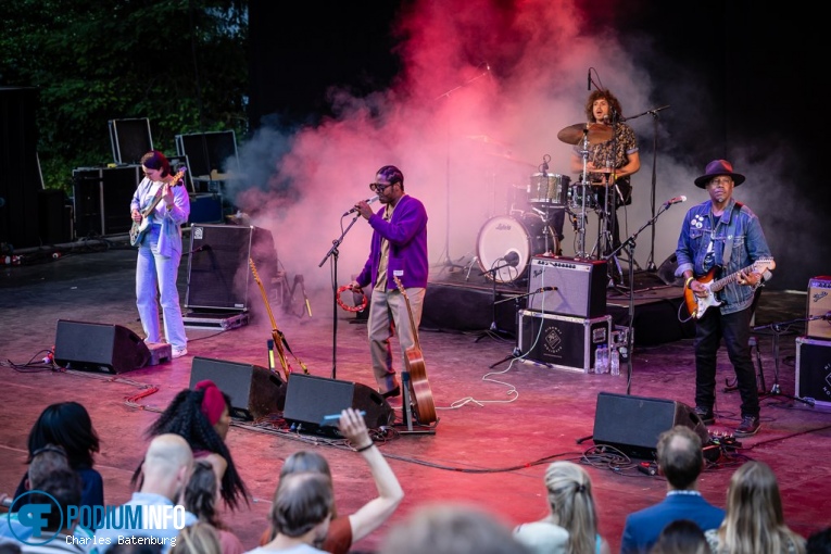 Curtis Harding op Zuiderpark Live: Curtis Harding - 08/06 - Zuiderparktheater foto