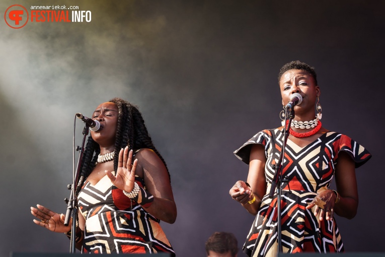 Oumou Sangaré op Best Kept Secret Festival - Zondag foto