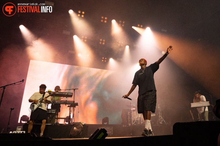 Arlo Parks op Best Kept Secret Festival - Zondag foto