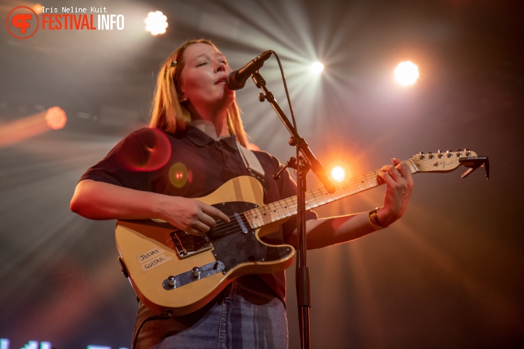 Julia Jacklin op Best Kept Secret Festival - Zondag foto