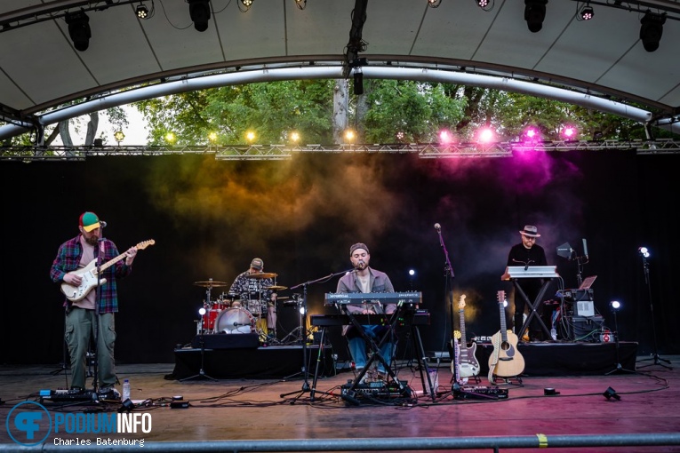Ásgeir op Zuiderpark Live: Ásgeir - 11/06 - Zuiderparktheater foto