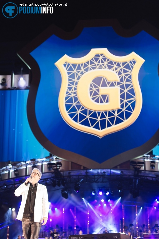 Guus Meeuwis op Guus Meeuwis - Groots met een zachte G - 16/06 - Philips Stadion foto