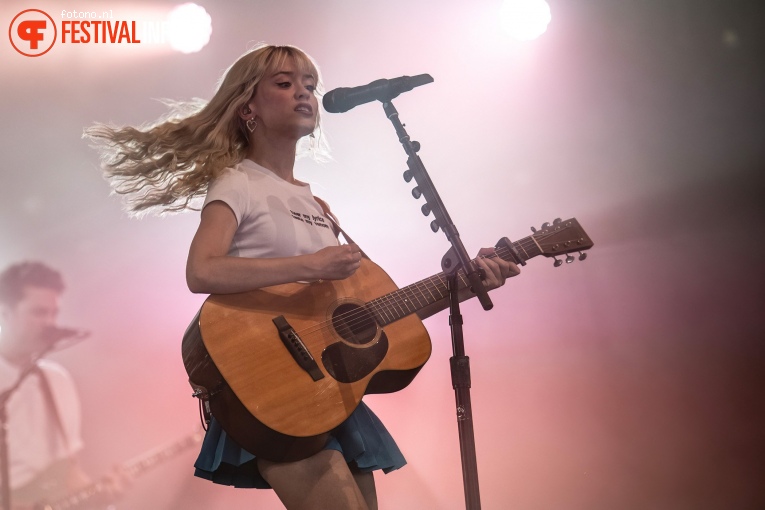 Maisie Peters op Pinkpop 2023 - Vrijdag foto