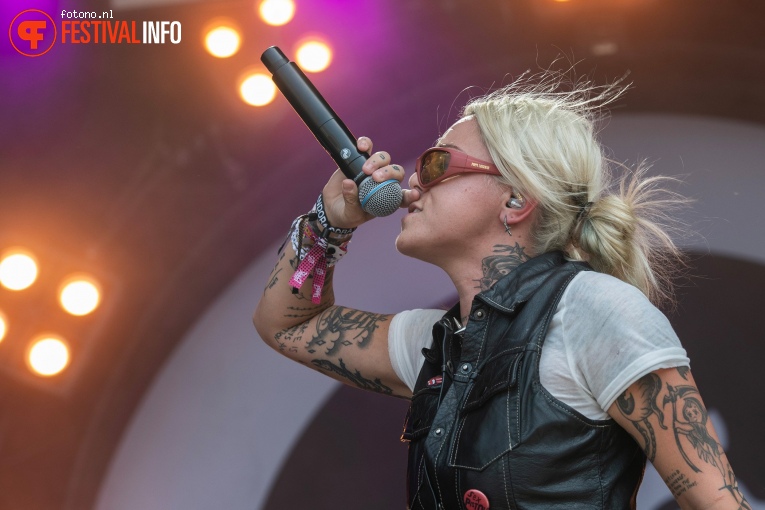 Lauren Sanderson op Pinkpop 2023 - Vrijdag foto