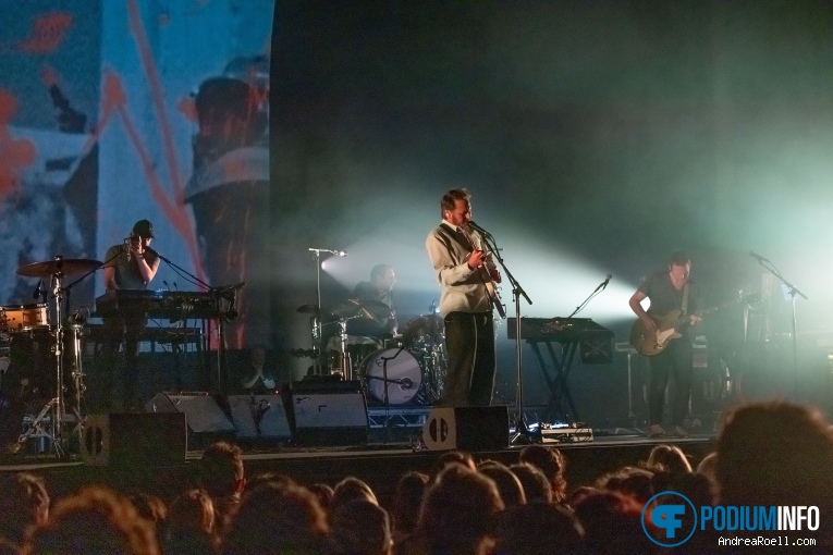 Ben Howard op Ben Howard - 19/06 - Koninklijk Theater Carré foto