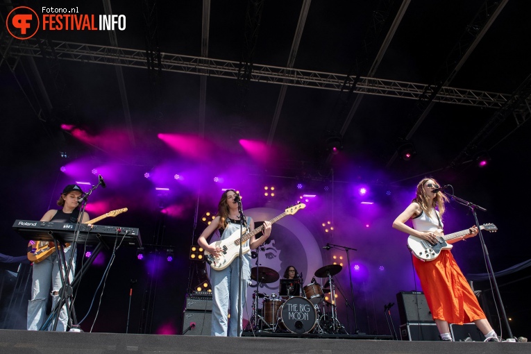 The Big Moon op Pinkpop 2023 - Zaterdag foto