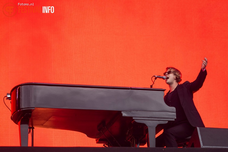 Tom Odell op Pinkpop 2023 - Zondag foto