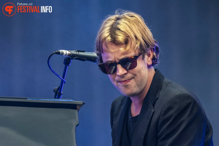 Tom Odell op Pinkpop 2023 - Zondag foto