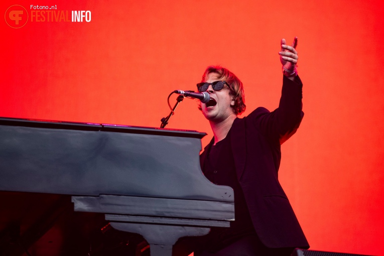 Tom Odell op Pinkpop 2023 - Zondag foto