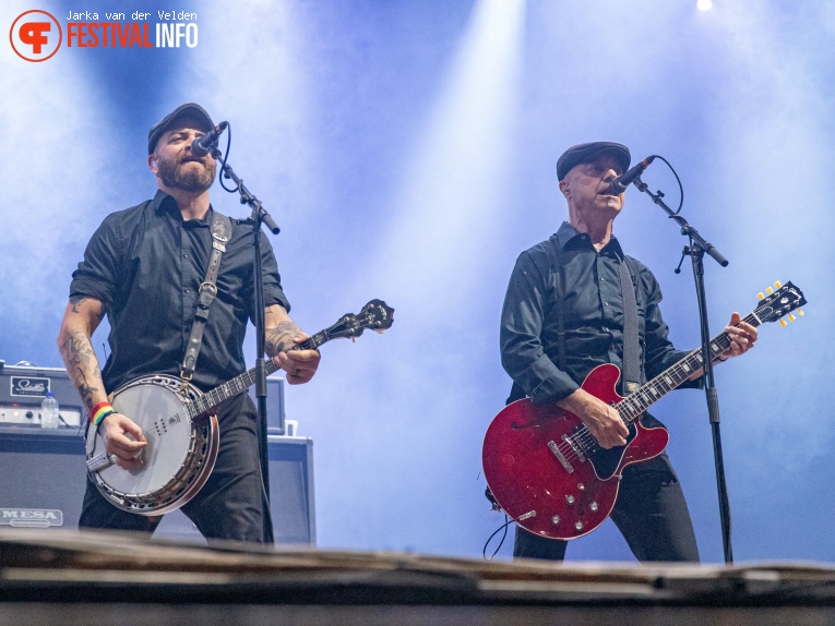 Flogging Molly op Jera On Air 2023 - zaterdag 24 juni foto