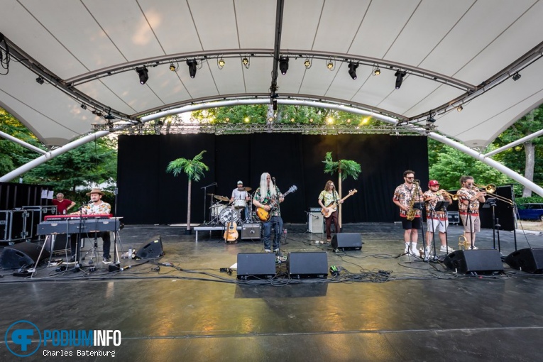 Young Gun Silver Fox op Zuiderpark Live: Young Gun Silver Fox - 23/03 - Zuiderparktheater foto