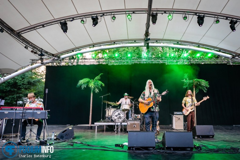 Young Gun Silver Fox op Zuiderpark Live: Young Gun Silver Fox - 23/03 - Zuiderparktheater foto