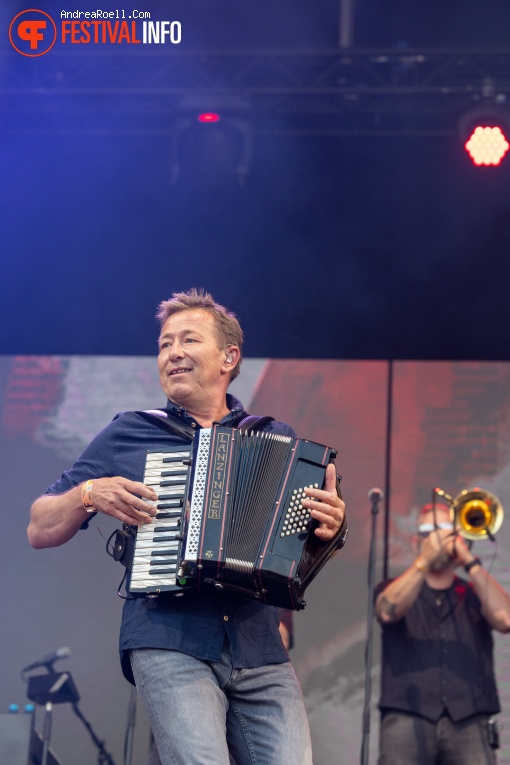 Rowwen Heze op Concert at Sea 2023 Vrijdag foto