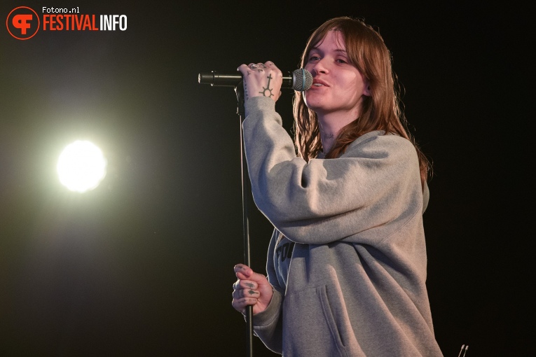 Ethel Cain op Down The Rabbit Hole 2023 - Zaterdag foto