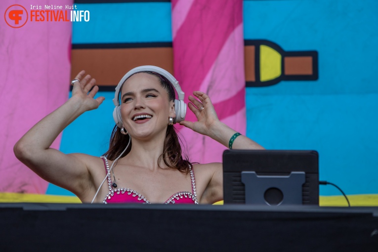 Sofi Tukker op Down The Rabbit Hole 2023 - Zondag foto