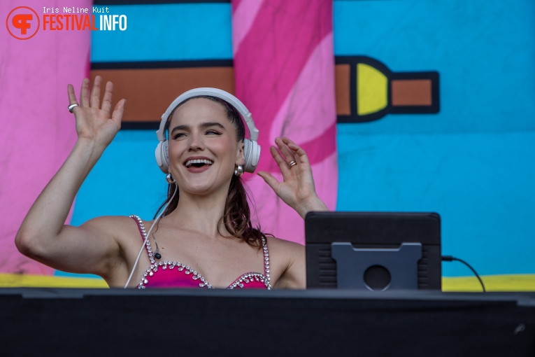 Sofi Tukker op Down The Rabbit Hole 2023 - Zondag foto