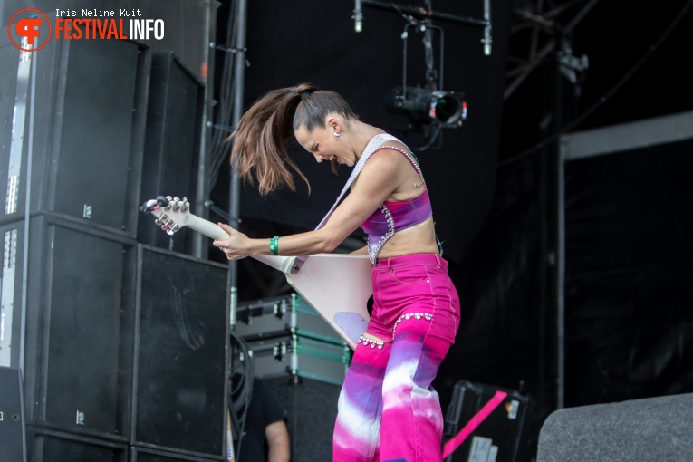 Sofi Tukker op Down The Rabbit Hole 2023 - Zondag foto