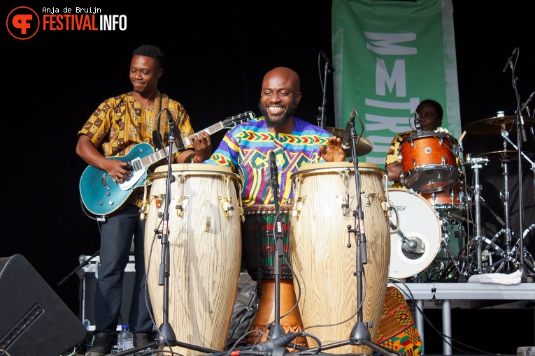 Gyedu-Blay Ambolley & his Sekondi band op Metropolis Festival 2023 foto