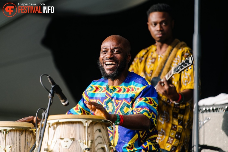 Gyedu-Blay Ambolley & his Sekondi band op Metropolis Festival 2023 foto