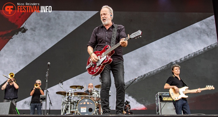 Rowwen Heze op Bospop 2023 foto
