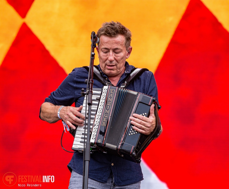 Rowwen Heze op Bospop 2023 foto