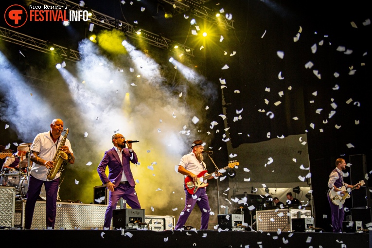 BZB (Band Zonder Banaan) op Bospop 2023 foto