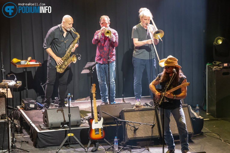 Southside Johnny & The Ashbury Jukes op Southside Johnny & Asbury Jukes - 08/07 - Paradiso foto
