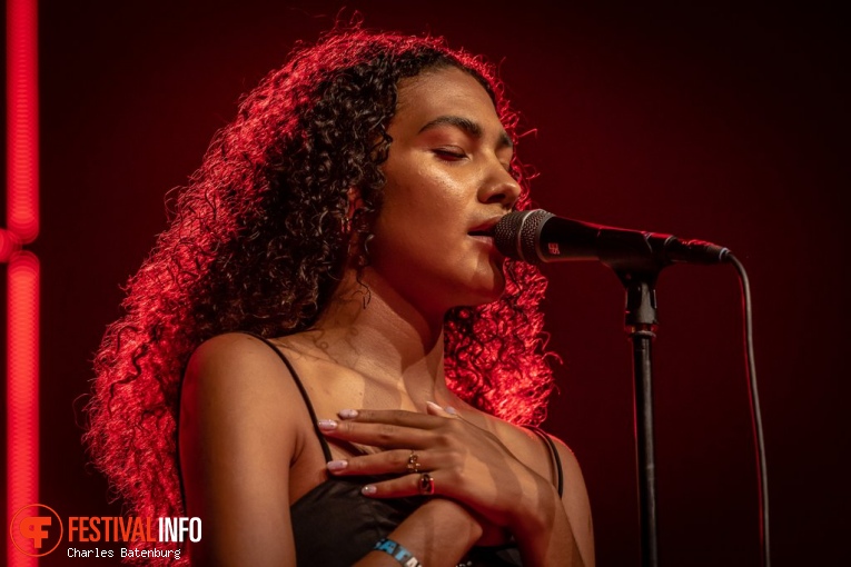 Olivia Dean op North Sea Jazz 2023 foto