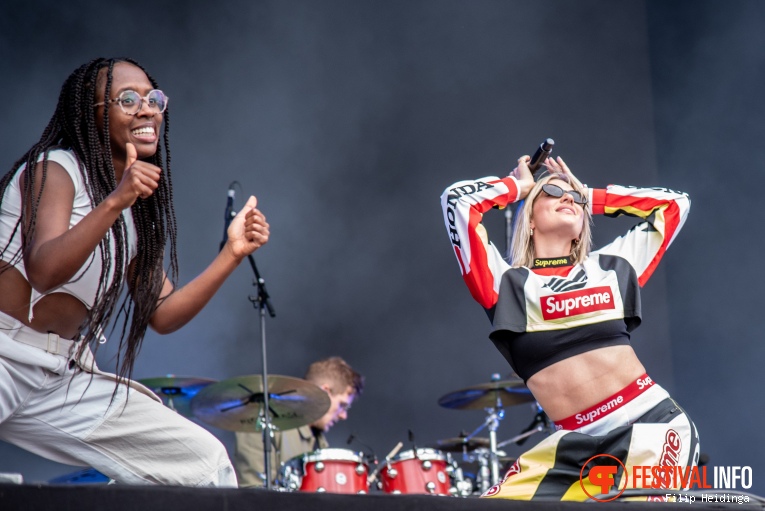 Maan op Zwarte Cross Festival 2023 foto