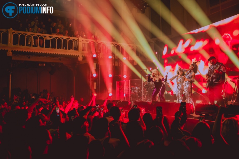 Bebe Rexha op Bebe Rexha – Best F’n Night Of My Life - 01/08 - Paradiso foto