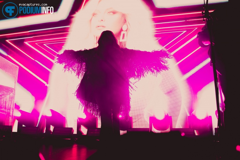 Bebe Rexha op Bebe Rexha – Best F’n Night Of My Life - 01/08 - Paradiso foto