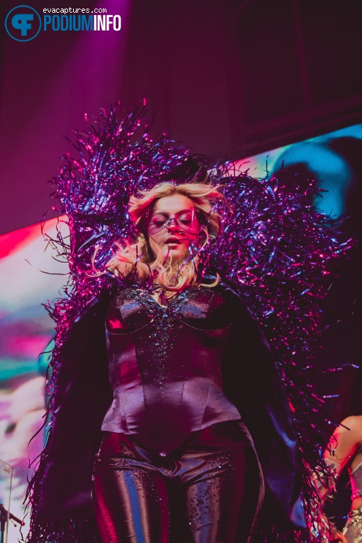 Bebe Rexha op Bebe Rexha – Best F’n Night Of My Life - 01/08 - Paradiso foto