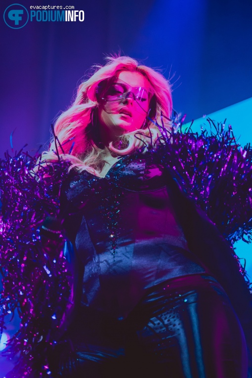Bebe Rexha op Bebe Rexha – Best F’n Night Of My Life - 01/08 - Paradiso foto