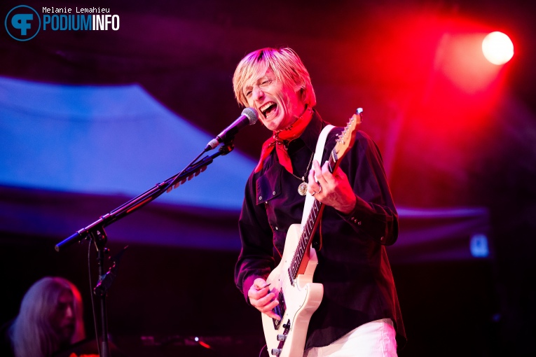 Kula Shaker op Live At Amsterdamse Bostheater Kula Shaker - 09/08 - Openlucht Theater Amsterdamse Bos foto