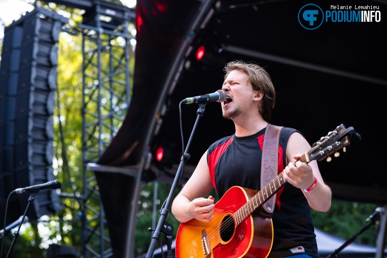 Oliver Pesch op Live At Amsterdamse Bostheater Kula Shaker - 09/08 - Openlucht Theater Amsterdamse Bos foto