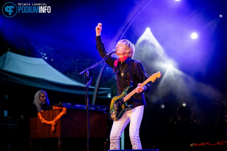Kula Shaker op Live At Amsterdamse Bostheater Kula Shaker - 09/08 - Openlucht Theater Amsterdamse Bos foto